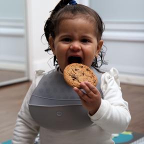 Poket: Portable Silicone Feeding Set - Celemek makan bayi - aqua